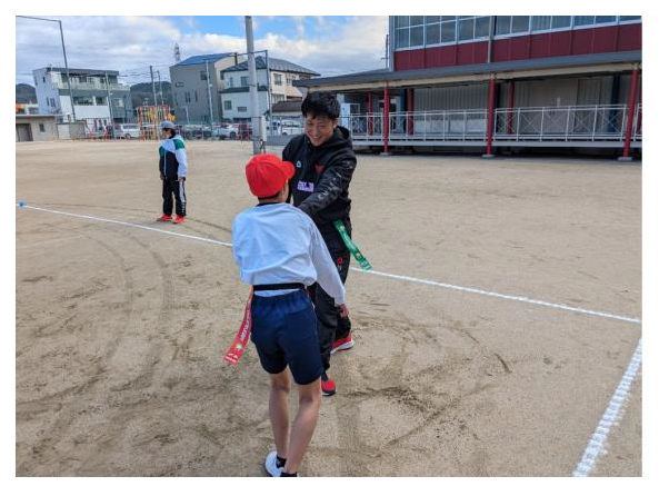 府中市立国府小学校タグラグビー教室 画像